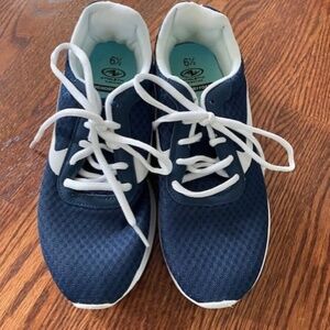 Women’s Athletic Works Sneakers Tennis Shoes Memory Foam Blue Sz 6 1/2 Size 6.5